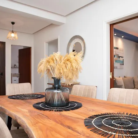 Kypris Center Flat In Island Apartment *